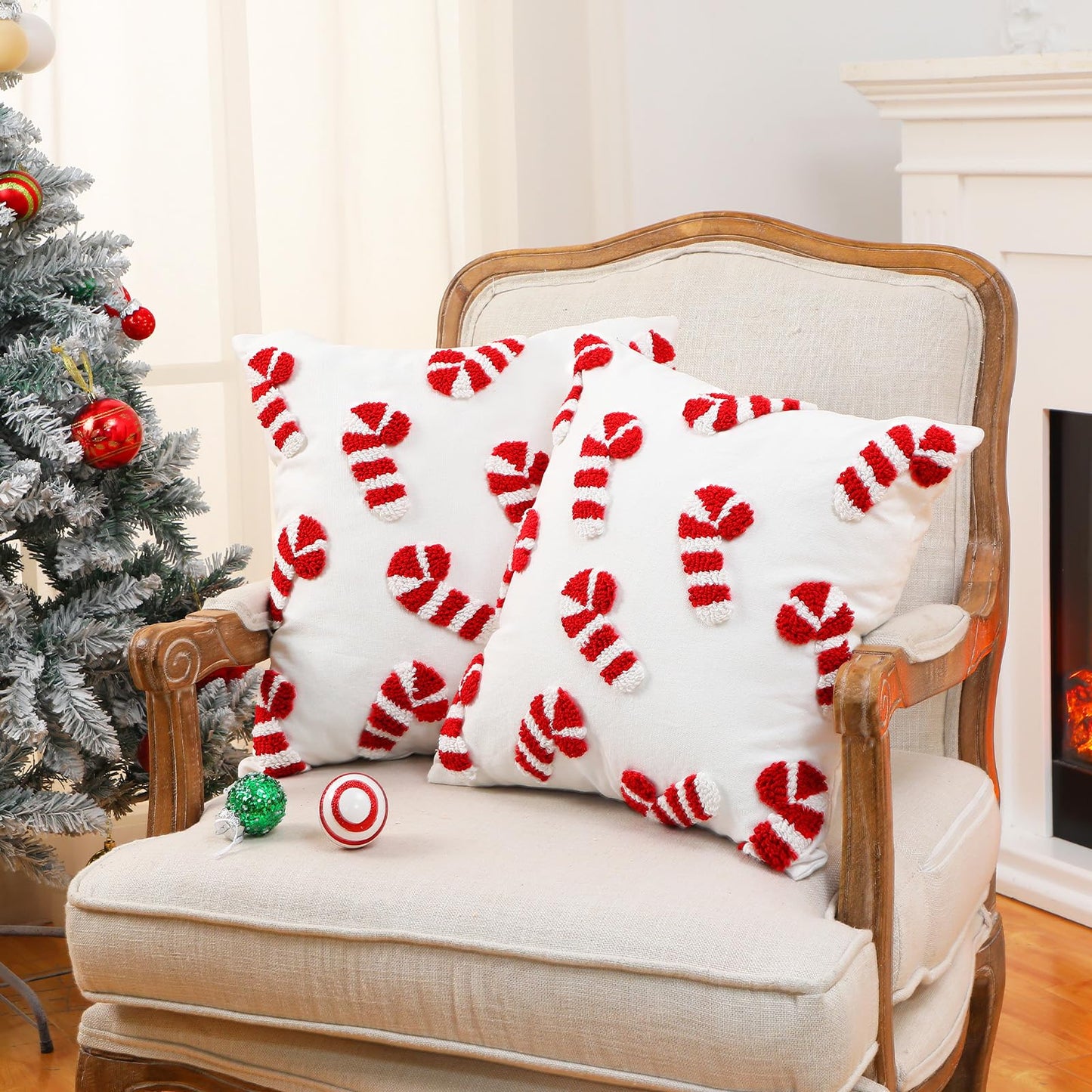 Mixweer 2 Pcs Tufted Christmas Throw Pillow Cover 18 x 18 Inch Candy Tufted Pillow Covers 3D Xmas Pillows Case Decorative Soft Cushion Cover for Sofa Couch Bed Room