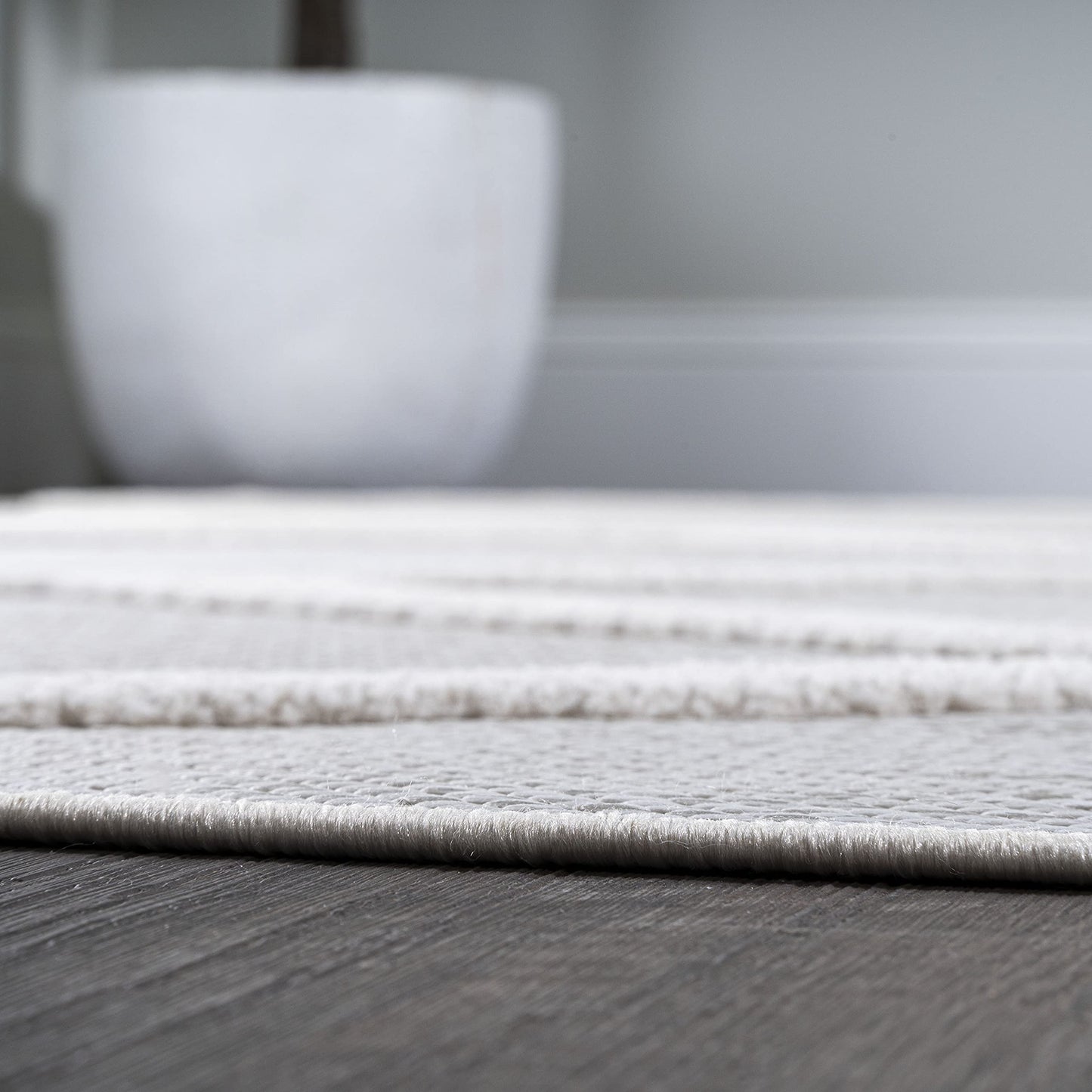 JONATHAN Y Diamond Trellis Indoor Outdoor Runner Rug 2X8 Ivory, Salines for Backyard, Patio, Porch, Easy-Cleaning, High Traffic, Pet-Friendly, Non-Shedding (IBZ101D-28)