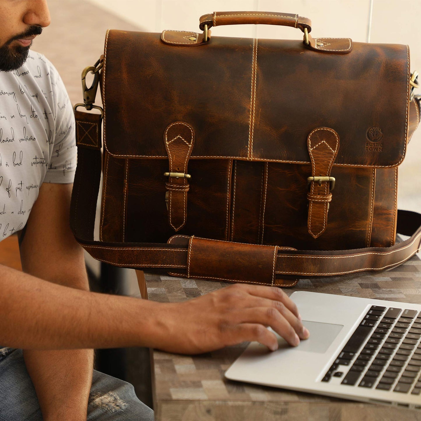 RUSTIC TOWN Handcrafted 16-inch Brown Leather Shoulder Briefcase Messenger Bags Men's 15.6 inch Laptop Satchel