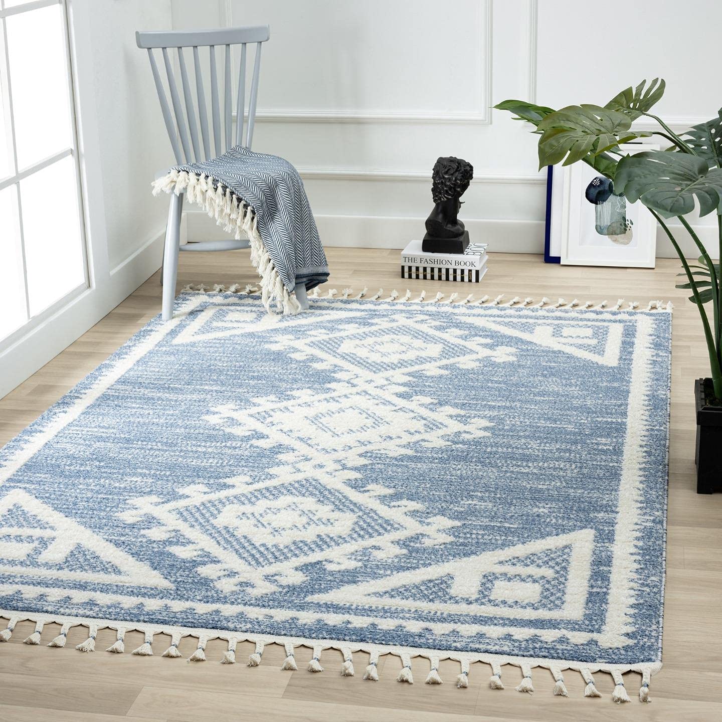 LUXE WEAVERS Ibiza Collection 8066 Blue 5x7 South Western Geometric Area Rug