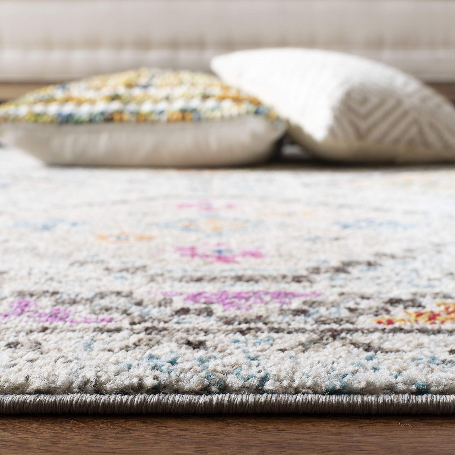 SAFAVIEH Area Rug 8x10 - Madison Collection - Large - Grey & Yellow, Boho Diamond Distressed Design, Non-Shedding & Easy Cleaning, Ideal for Living Room, Bedroom, Office, Dining Space (MAD418F)