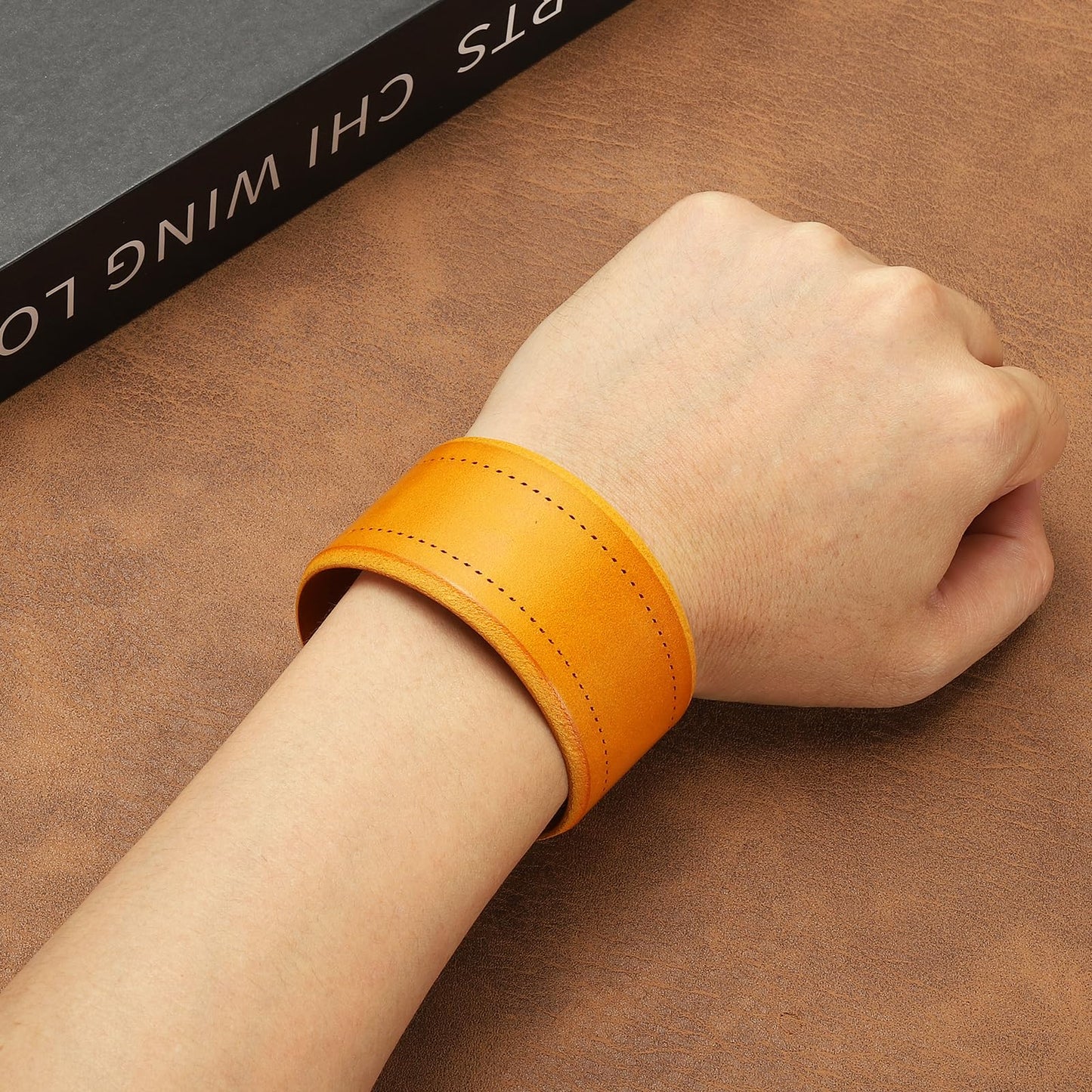 PATIKIL 1.5Inch Wide Simple Leather Wristbands, 1Set Vintage Adjustable Cuff Bracelets Wide Leather Adjustable Cuff Bracelets Two Rows of Buckles Wristband Bangle, Black/Khaki