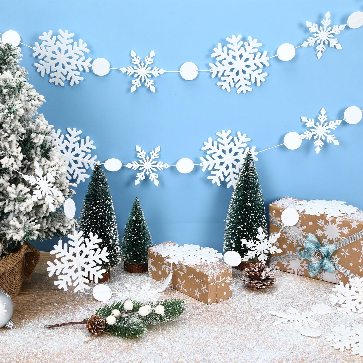 Jansun 4 Pack Winter Snowflake Felt Garlands, 32.8 Feet Christmas Tree Decorations White Snowflake Garland Ornaments for Winter Home Outdoor Party Hanging Decor Supplies
