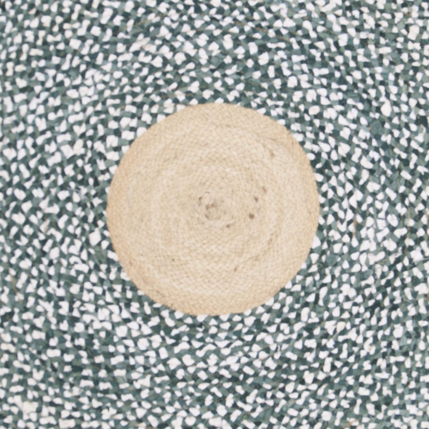 SAFAVIEH Cape Cod Collection Area Rug - 4' Round, Light Blue & Natural, Handmade Braided Jute & Cotton, Ideal for High Traffic Areas in Living Room, Bedroom (CAP210M)