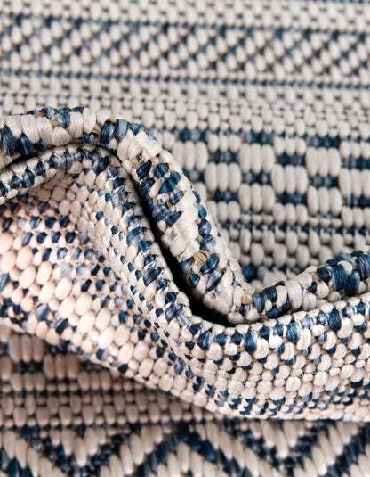 Unique Loom Outdoor Striped Collection Area Rug - Maia (3' 3" x 5' 3" Oval, Light Blue/Ivory)