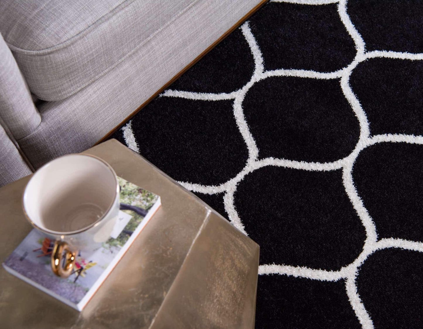 Unique Loom Trellis Frieze Collection Area Rug - Rounded (7' 1" x 10', Black/ Ivory)