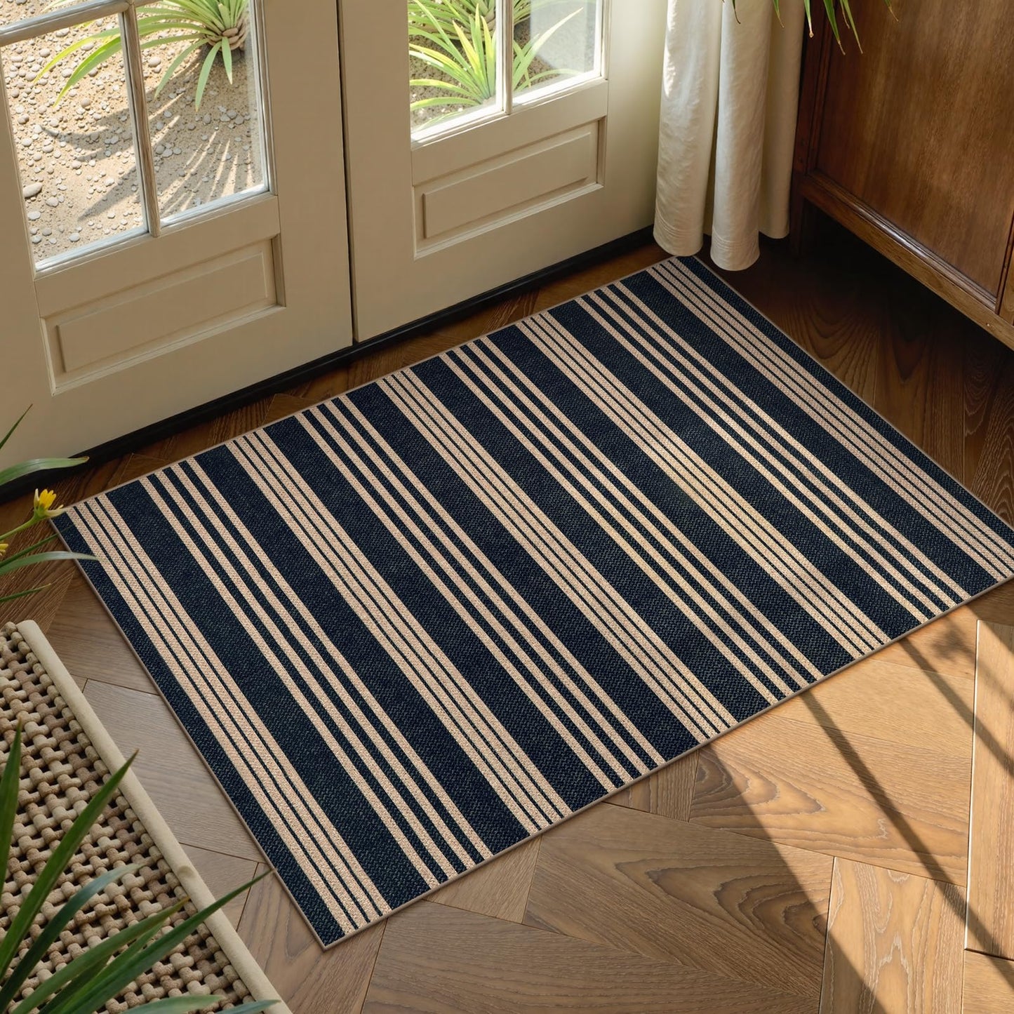 Lahome Elance Striped Easy Jute Front Door Mat, 2x3 Washable Kitchen Rug Small Indoor Outdoor Rugs for Entryway, Farmhouse Neutral Lightweight Non Slip Black Carpet for Foyer