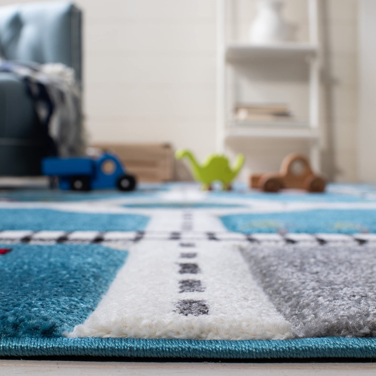 SAFAVIEH Carousel Kids Collection Area Rug - 5'3" x 7'6", Turquoise & Ivory, Non-Shedding & Easy Care, Ideal for High Traffic Areas for Boys & Girls in Playroom, Nursery, Bedroom (CRK192K)