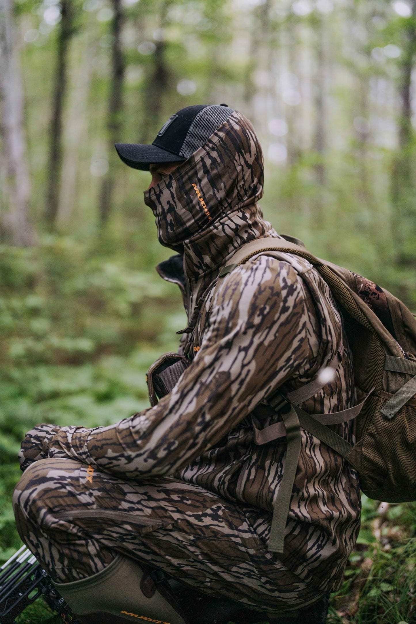 Muddy Outdoors Men's TRX Lightweight Neck Gaiter Mossy Oak Bottomland One Size Fits Most