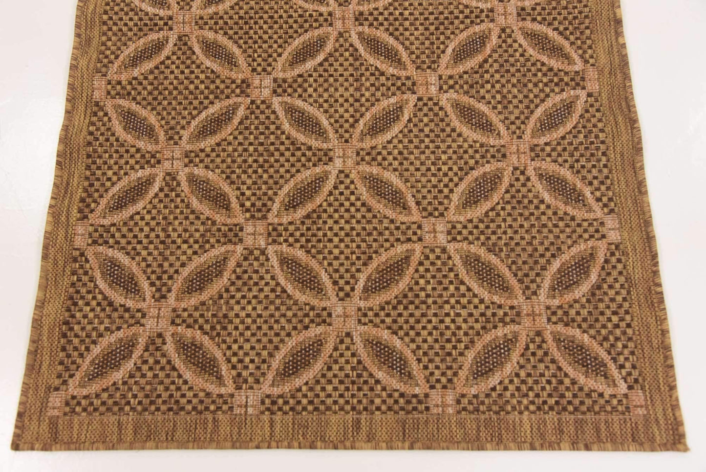 Unique Loom Outdoor Trellis Collection Area Rug - Spiral (3' 3" x 5' 1" Rectangle, Light Brown/ Brown)