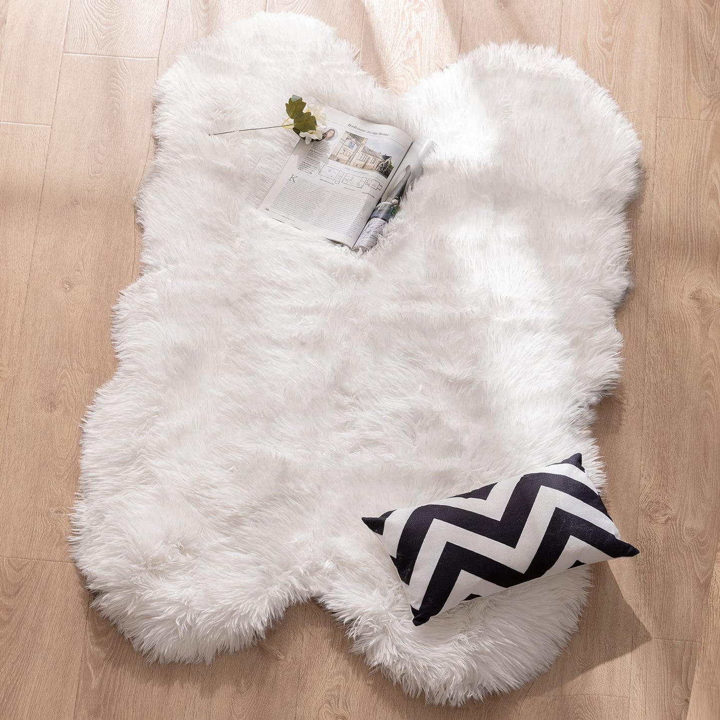 Carvapet Soft Fluffy Faux Sheepskin Fur Area Rug for Bedroom Floor Sofa Living Room 3 x 5 Feet,White