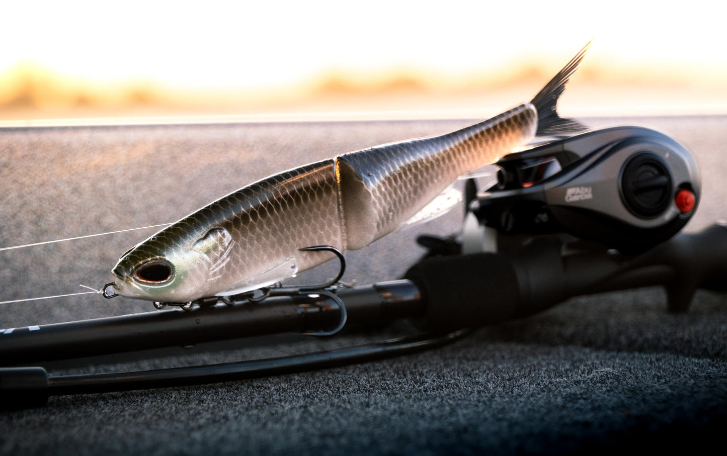 Berkley PowerBait® Nessie Glide Bait, Burnt Bone, 9 in, Fishing Bait with Irresistible Flavor, Soft Swimbait Ideal for Bass Fishing, Equipped with Fusion19 Hook