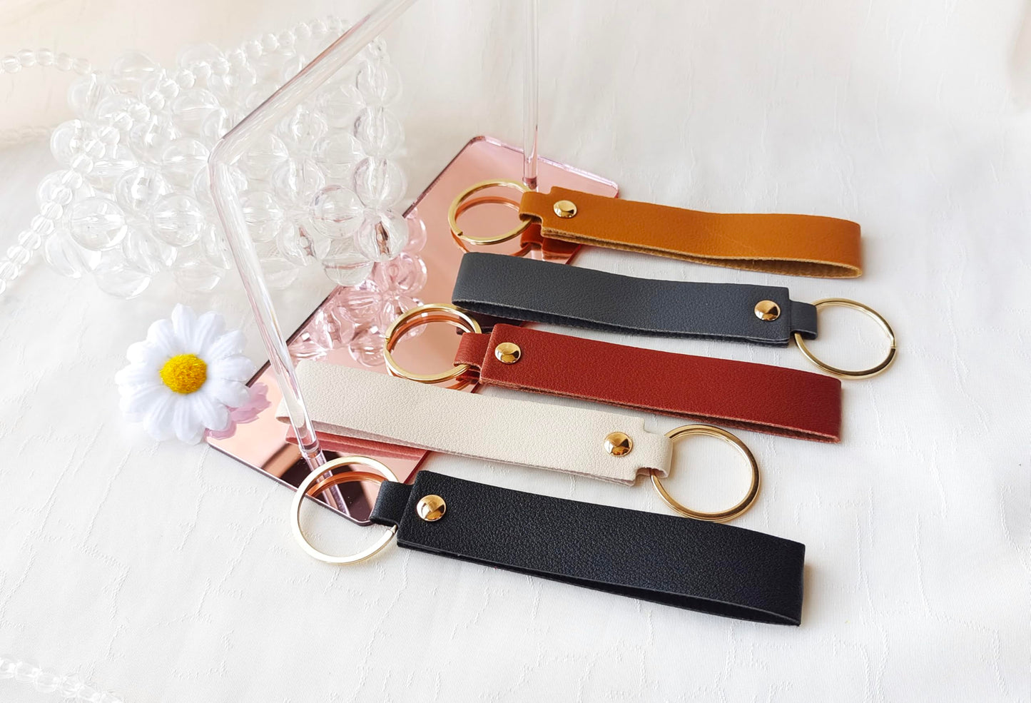 Aukousn,100 Pack Blank Leather Keychain Engraving Blanks Key Chain with Key Rings for DIY Craft 10 Colors