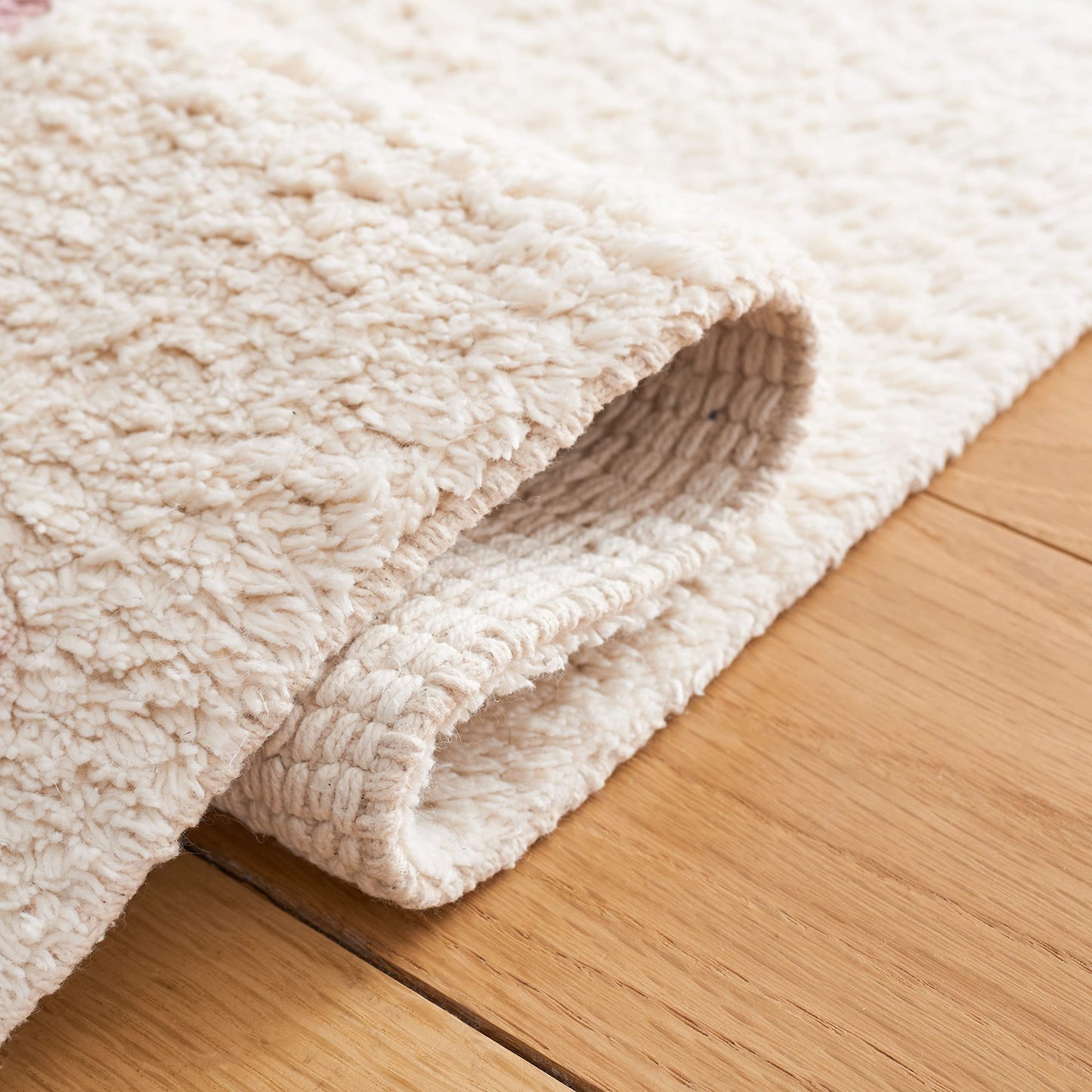 SAFAVIEH Washable Rug Easy Care Collection - 5' x 8', Ivory & Pink, Handmade Cotton, Easy to Clean, Ideal for Living Room, Bedroom, Dining Space (ECR212U)