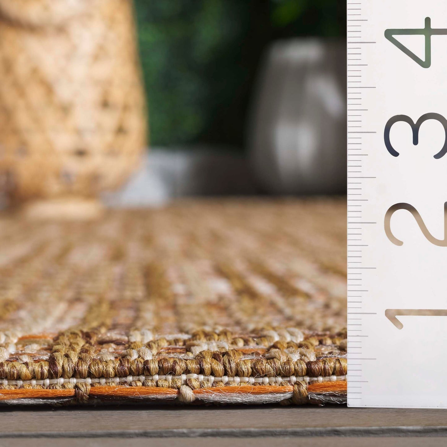 SAFAVIEH Washable Rug Outdoor Sisal All-Weather Collection - 4' x 6', Natural & Brown, Non-Shedding & Easy to Clean, Ideal for Patio, Backyard, Mudroom (SAW648B)