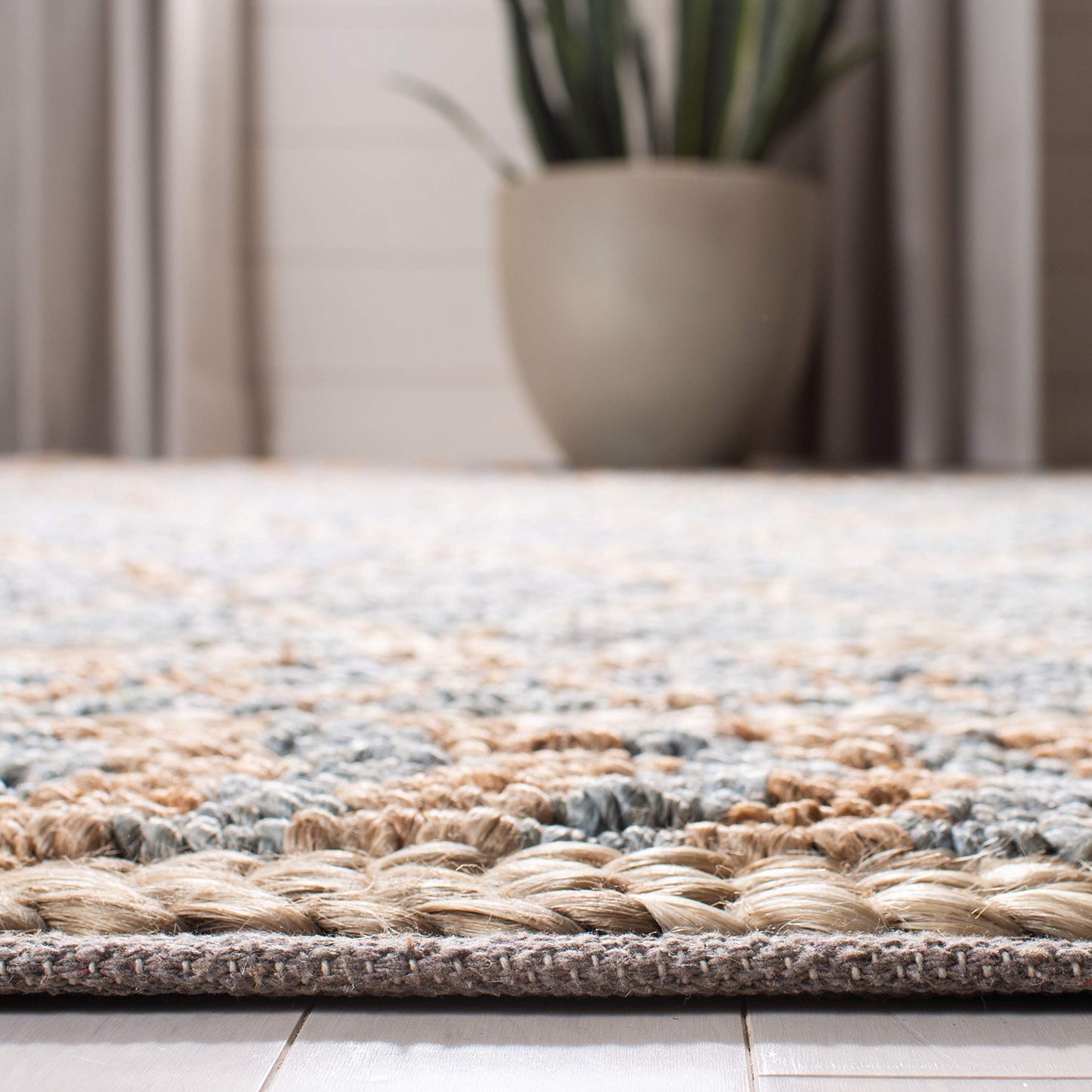 SAFAVIEH Natural Fiber Collection Accent Rug - 4' x 6', Natural & Blue, Handmade Boho Moroccan Trellis Jute, Ideal for High Traffic Areas in Entryway, Living Room, Bedroom (NF955N)