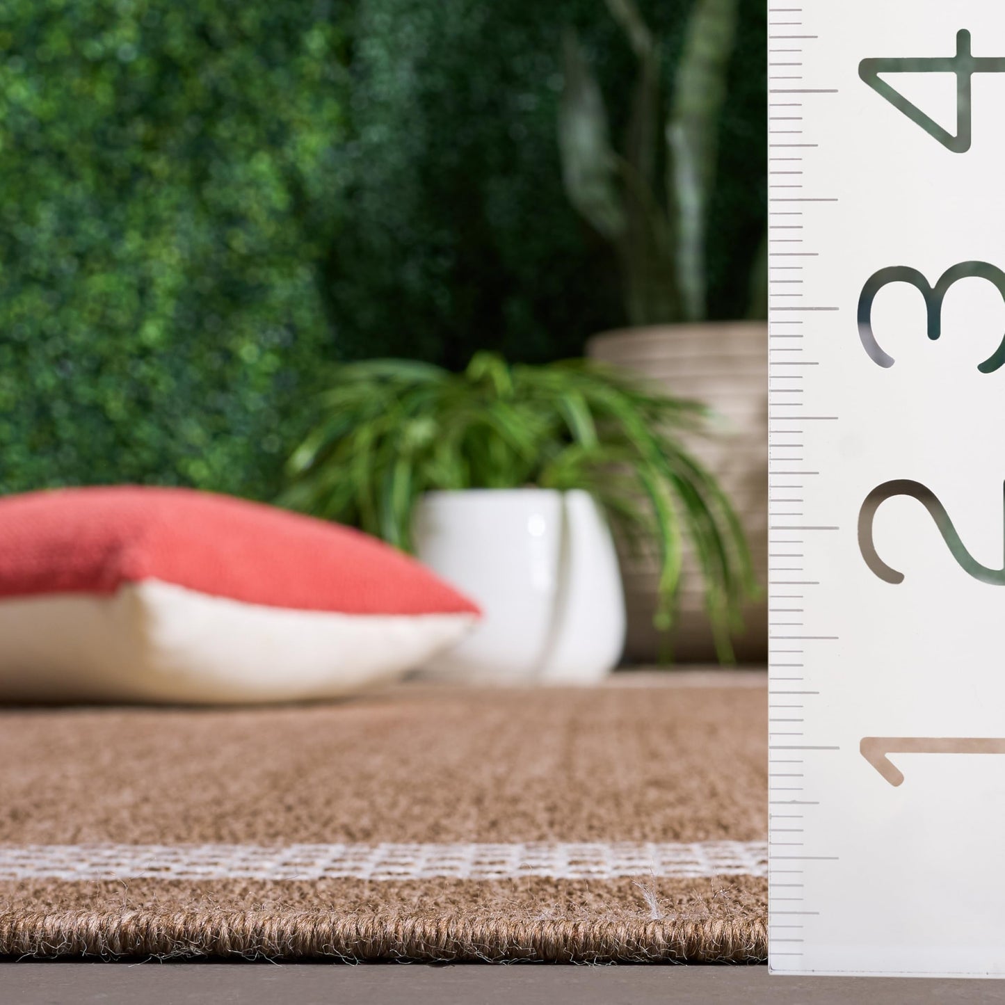 SAFAVIEH Washable Rug Outdoor Sisal Performance Collection - 8' x 10', Natural & Ivory, Non-Shedding & Easy to Clean, Ideal for Patio, Backyard, Deck, Mudroom, Poolside (SPF810C)