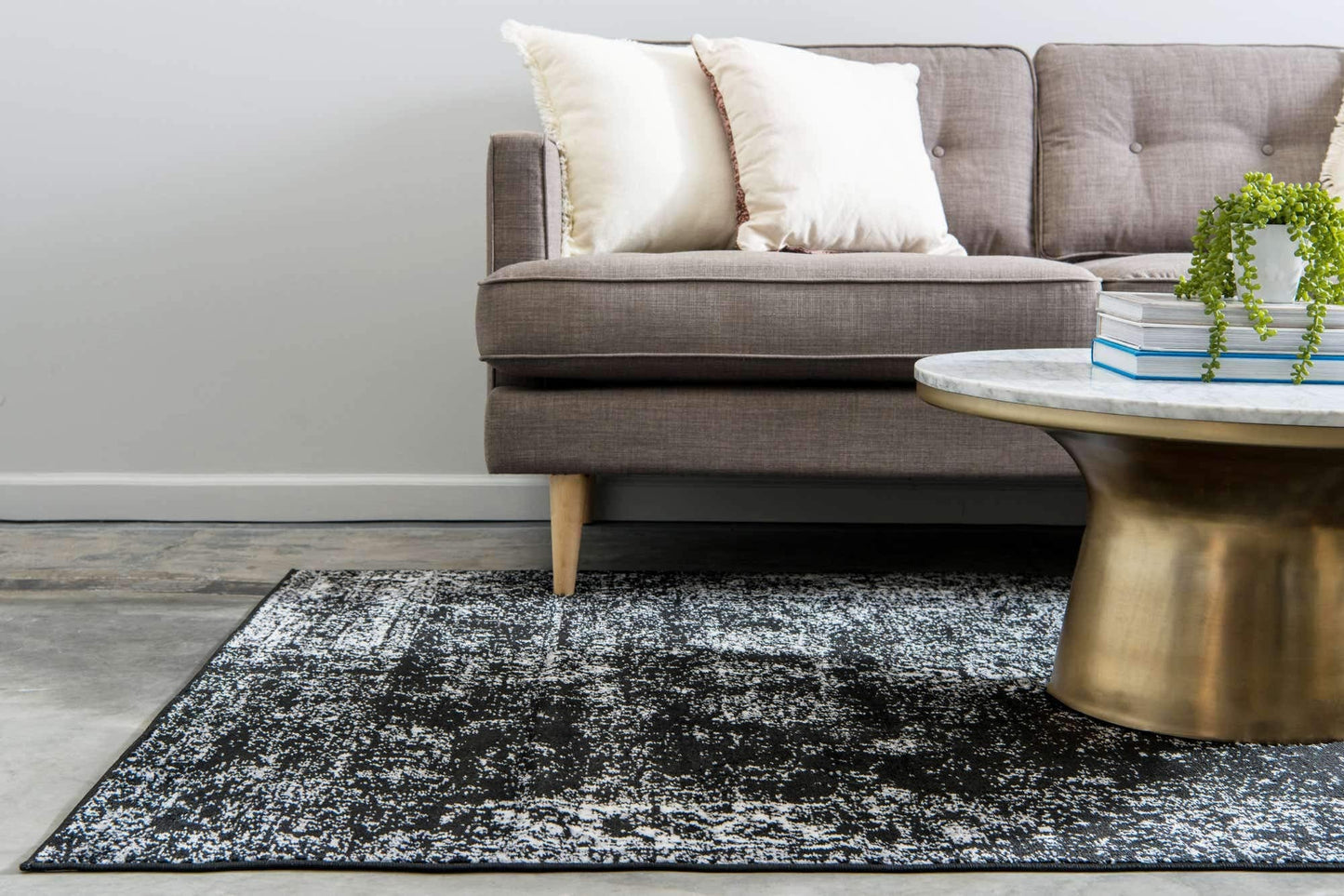 Unique Loom Sofia Collection Area Rug - Casino (5' 1" x 8' Rectangle, Black/ Ivory)
