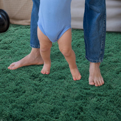 Dssimo Super Soft Area Rugs for Living Room, 4x6 Feet Modern Shag Dark Green Rug, Fluffy Plush Non-Slip Green Carpet for Girls Boys Teens, Kids Home Decor for Bedroom Dorm Nursery Classroom, Carpets