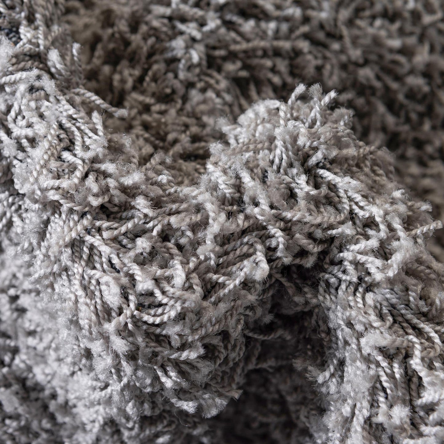 Unique Loom Solid Shag Collection Area Rug (5' 3" Round, Cloud Gray)