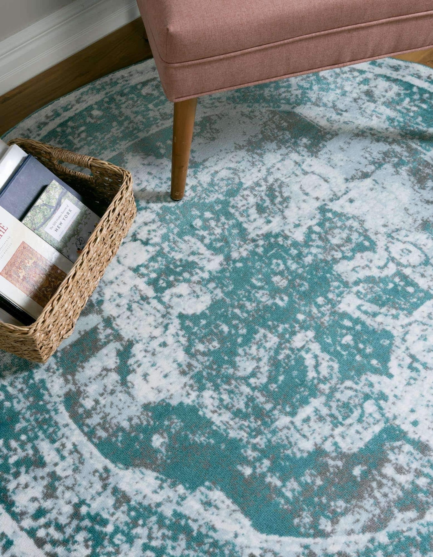 Unique Loom Sofia Collection Area Rug - Salle Garnier (5' 3" Round, Turquoise/ Blue)
