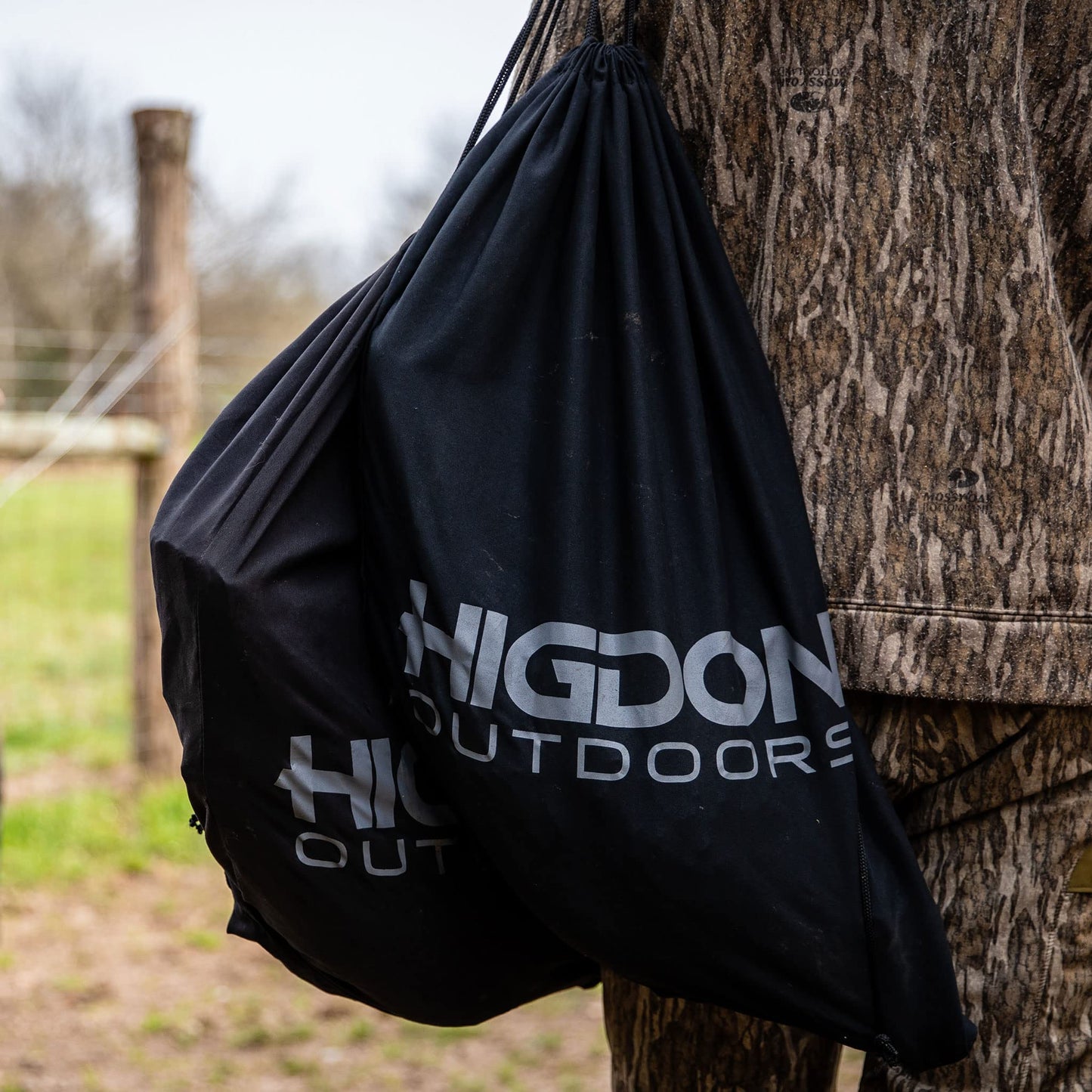 Higdon Outdoors Apex Full Strut Tom Turkey Decoy with Magnetic Removeable Fan for Turkey Hunting