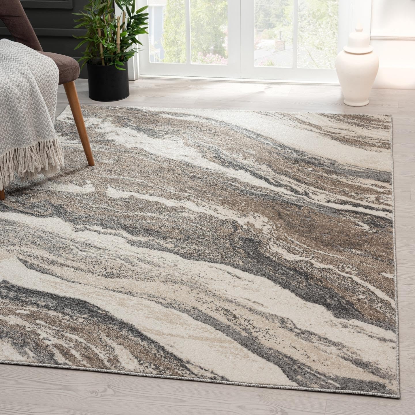 LUXE WEAVERS Lagos Collection 7983 Abstract Grey 4x5 Art Deco Area Rug
