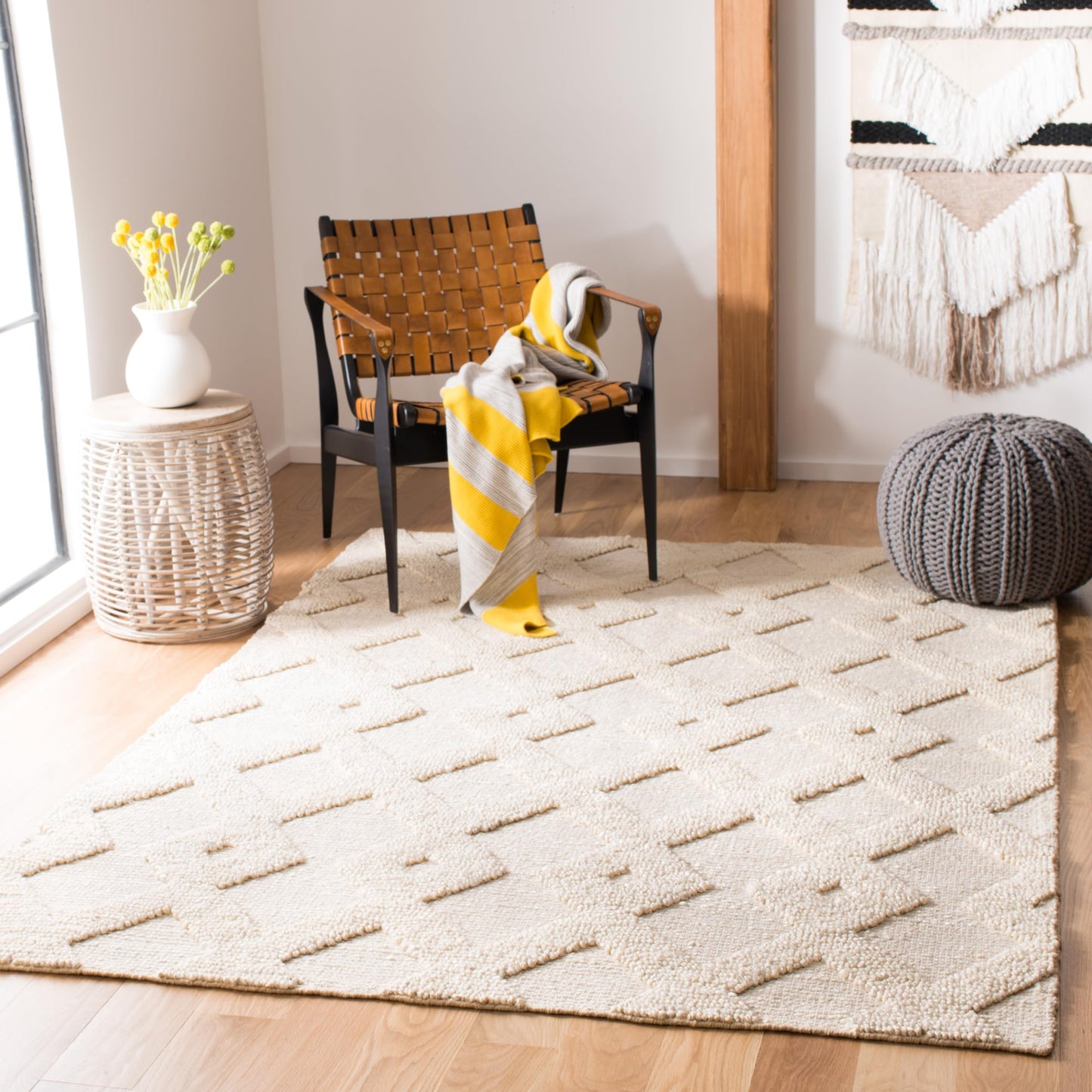 SAFAVIEH Natural Fiber Collection Area Rug - 5' x 8', Ivory, Handmade Boho Moroccan Tribal Jute, Ideal for High Traffic Areas in Living Room, Bedroom (NF576A)