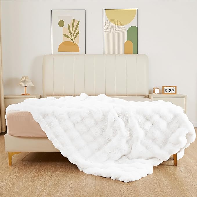 White Furry Blanket King Size Soft Faux Fur Throw Fuzzy Bunny Fur Blanket for Bed Cozy 90x108 Fluffy Blankets King for Bedroom Living Room Home Decor Gifts 1000 GSM