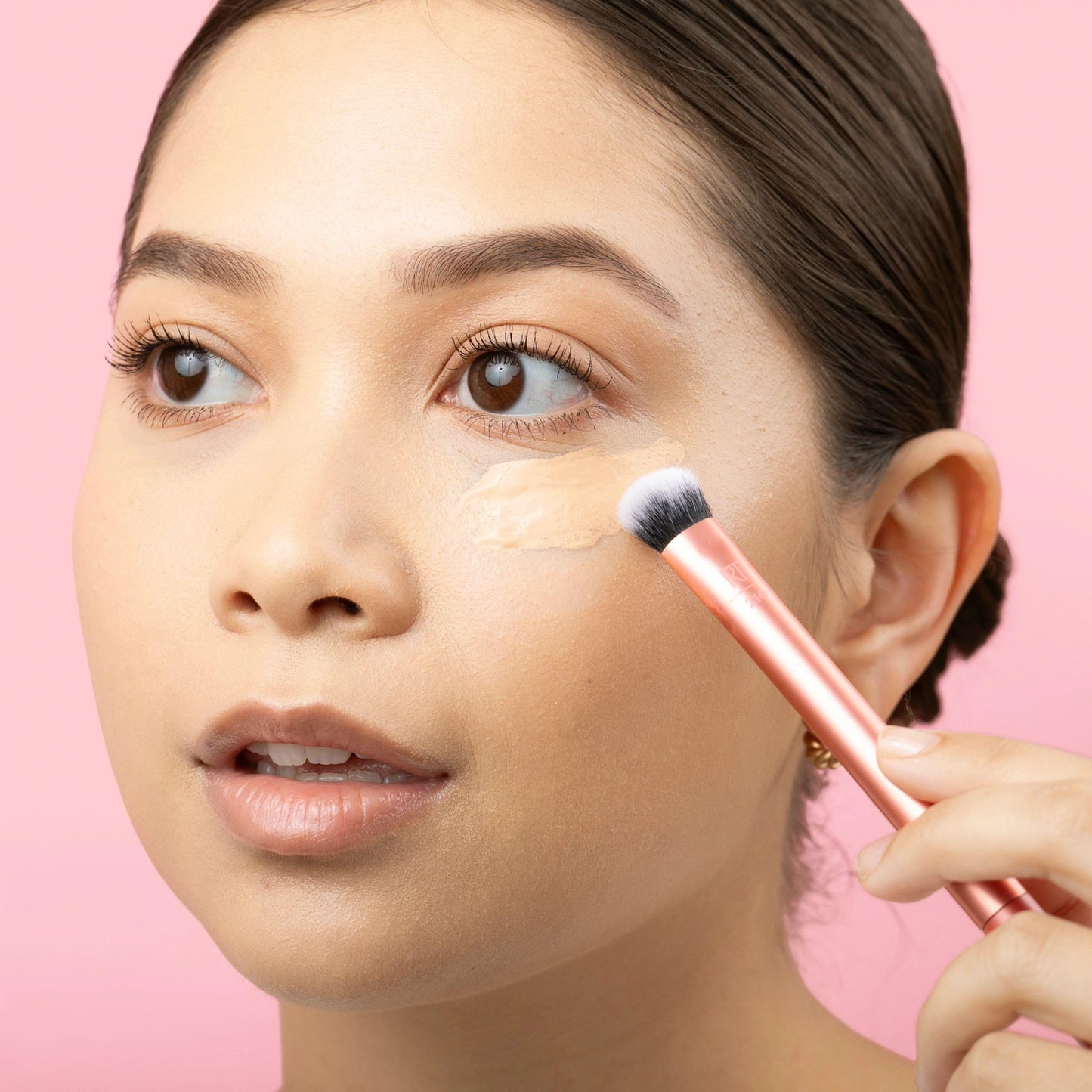 Real Techniques Matte & Merry Ultimate Blending 4 Piece Holiday Gift Set, Foundation Makeup Sponge, Dual-Sided Powder Puff, & 2 Makeup Brushes, Kitten Paw Brush, Stocking Stuffer, Limited Edition