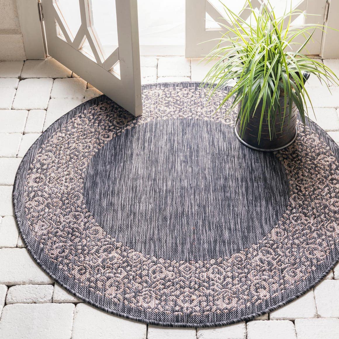 Unique Loom Outdoor Border Collection Area Rug - Floral Border (13' Round, Charcoal Gray/ Beige)
