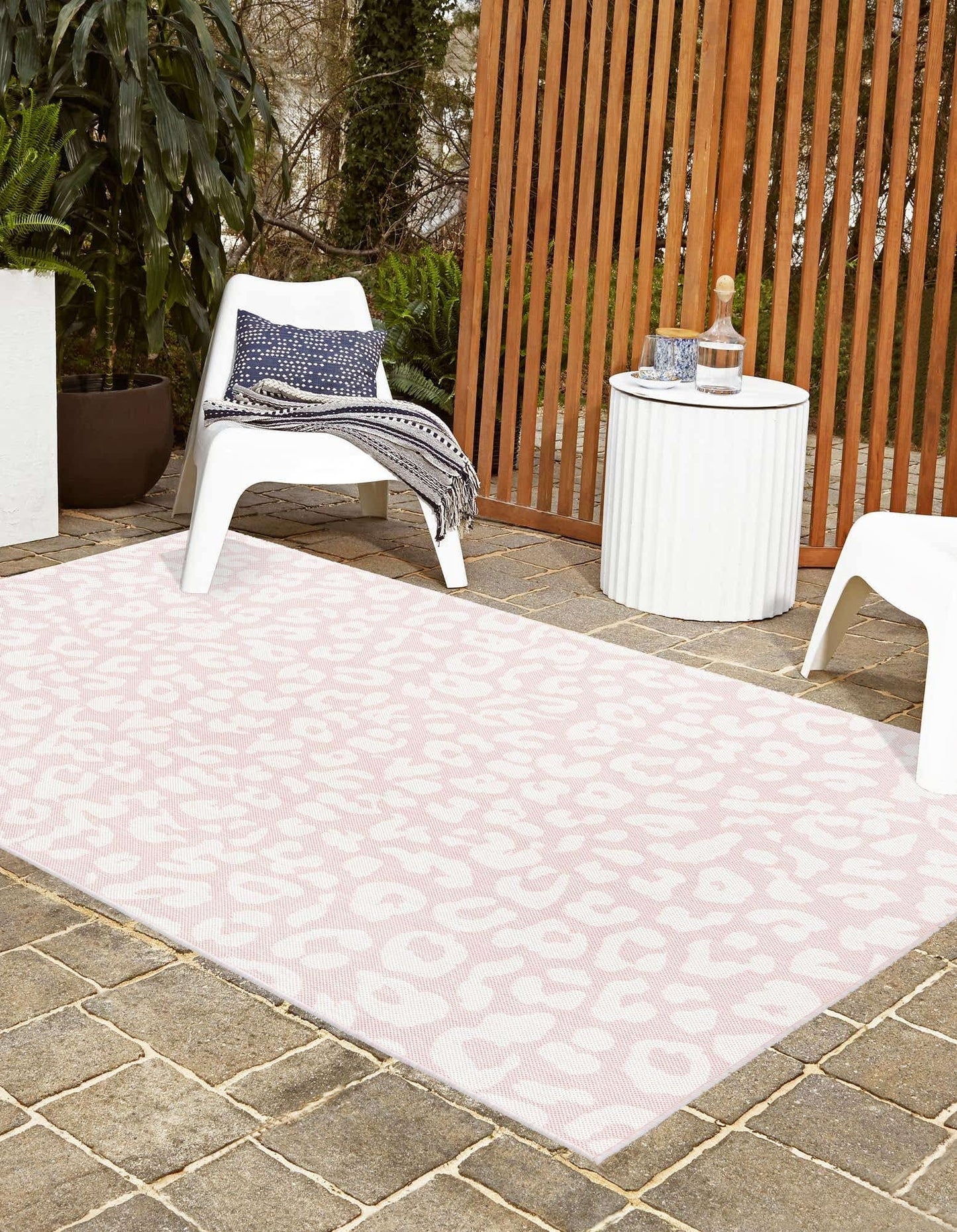 Unique Loom Outdoor Safari Collection Area Rug - Leopard (3' x 5' 3" Rectangle, Pink Ivory/ Ivory)
