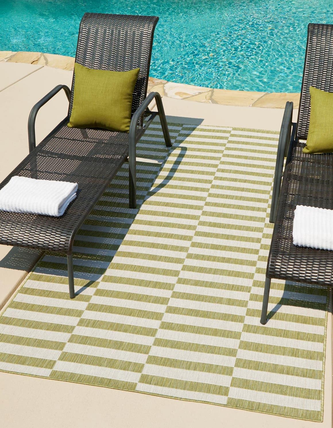 Unique Loom Outdoor Striped Collection Area Rug - Striped (5' 1" x 7' 1" Rectangle Green/Ivory)