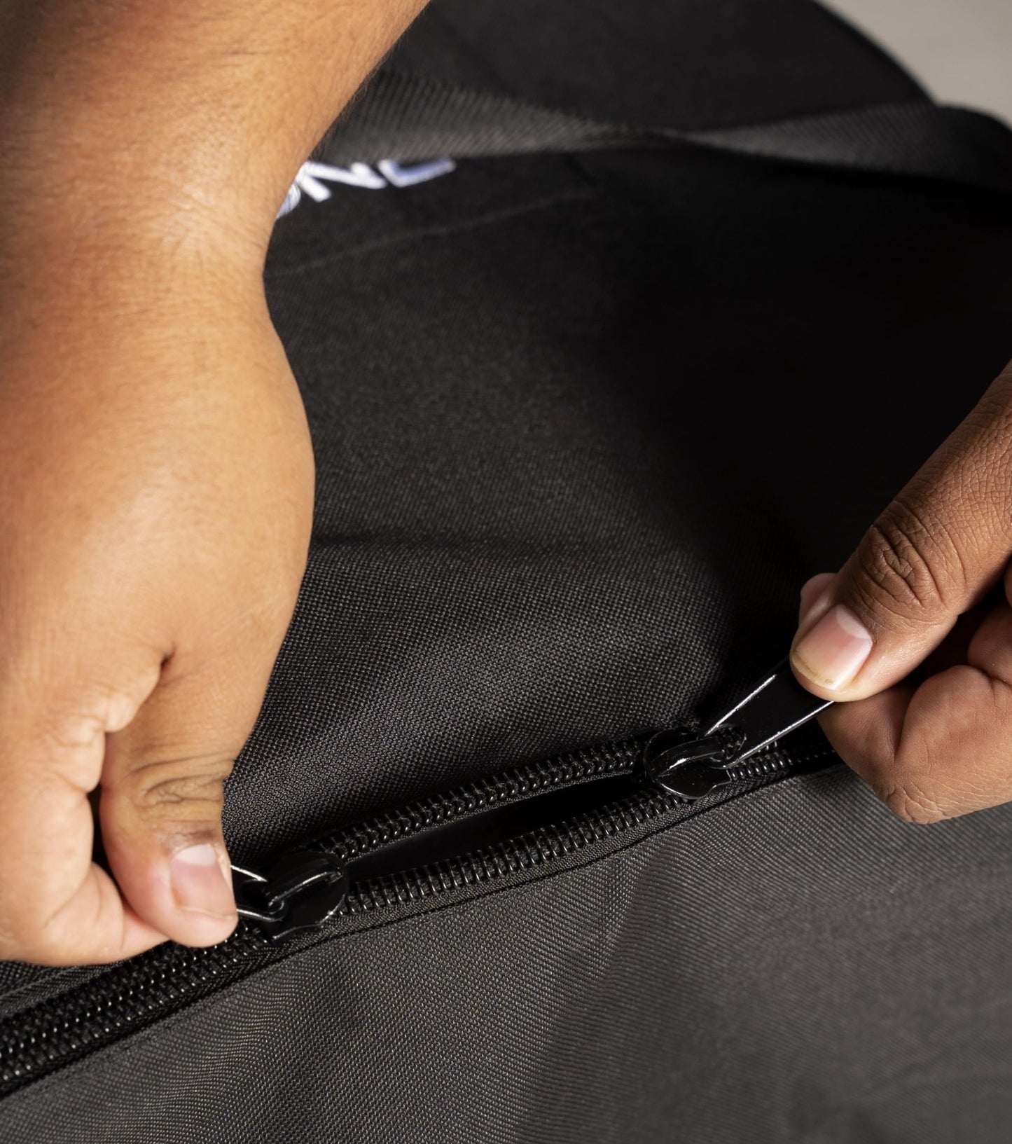 BLACKSTONE 5486 Tabletop Griddle Carry Bag for 17 Inch Griddle with Hood Or Hard Cover - Portable BBQ Grill Griddle Carry Bag for Travel - 600D Heavy Duty Weather-Resistant Cover Accessories, Black
