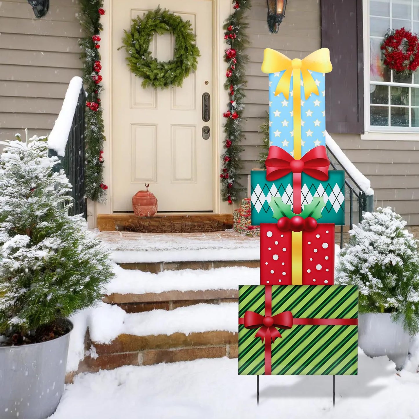 Christmas Yard Sign Decorations Outdoor Christmas Four Gift Boxes Yard Signs with Metal Stakes for Xmas Holiday Party Lawn Sign Garden Decor Outdoor Yard Signs