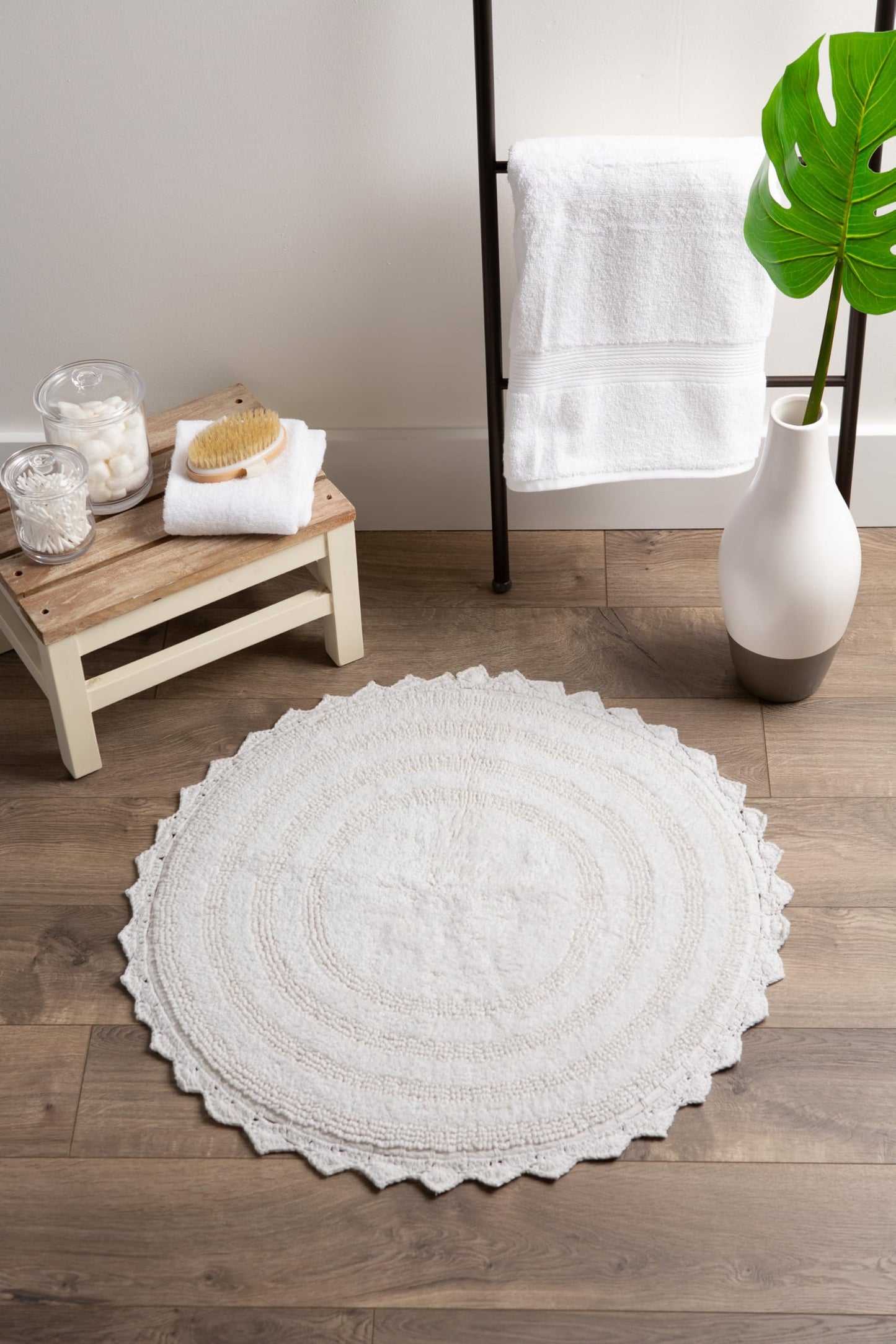 DII Crochet Collection Reversible Bath Mat, Round, 27.5" Diameter, White