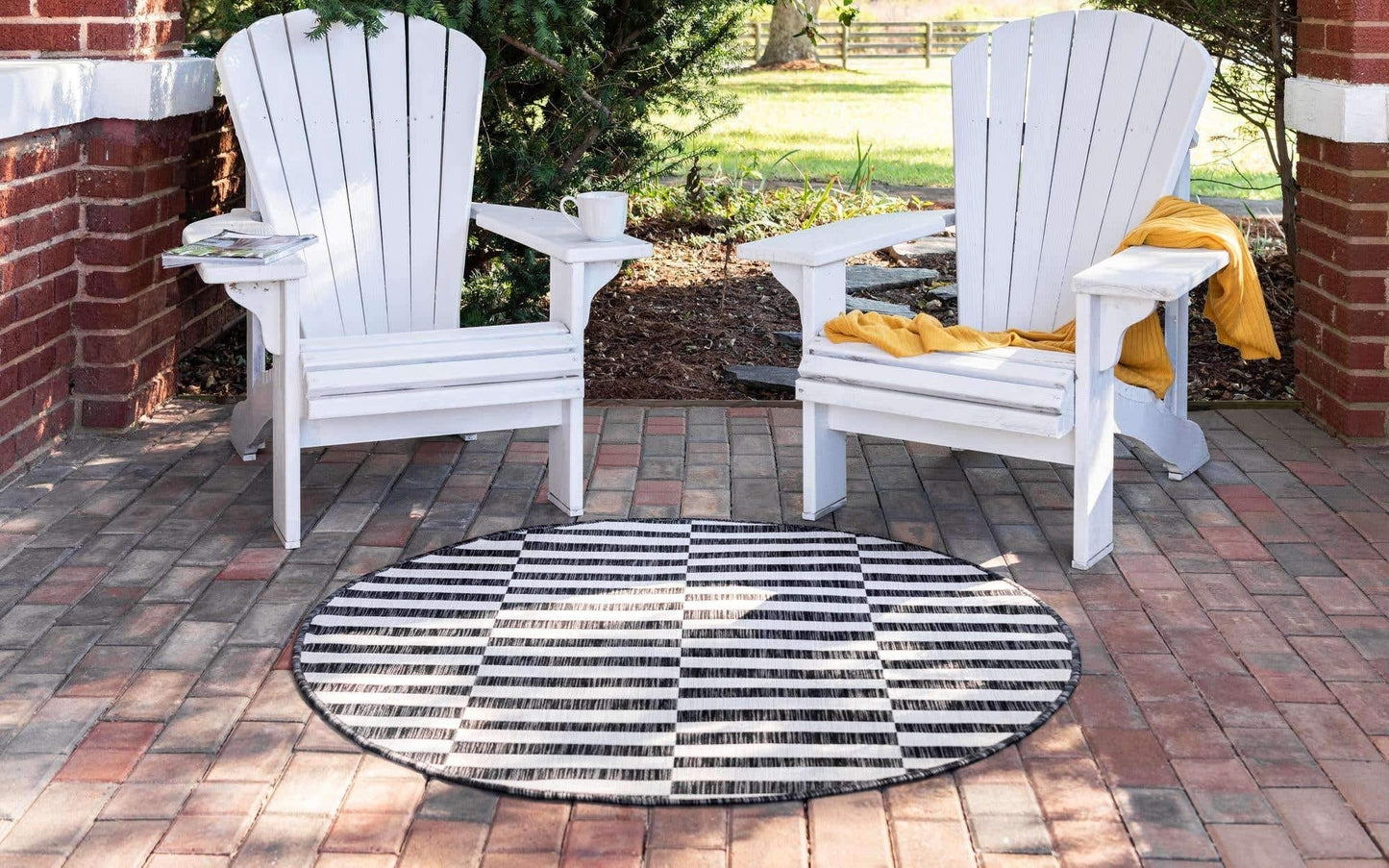 Unique Loom Outdoor Striped Collection Area Rug - Striped (4' 1" Round, Charcoal/Ivory)