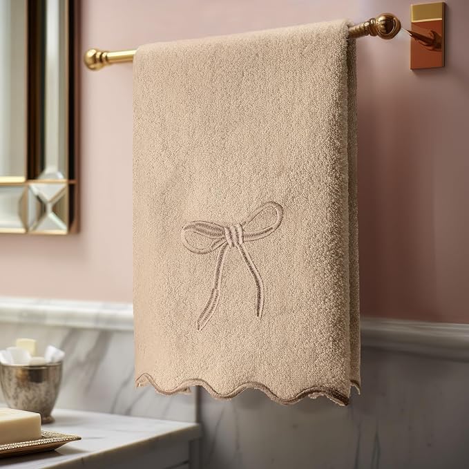 2 Pcs Brown Scalloped Hand Towels
