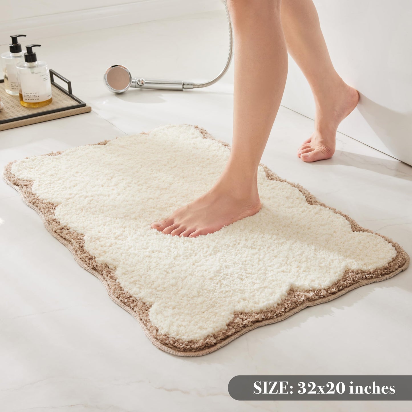 Ohocut Luxury Microfiber Bathroom Rugs, Beige Sand Scalloped Bath Rug Boho Farmhouse Cute Aesthetic Preppy Bath Mat for Bathroom, Tub, Floor Carpet, Sink, Shower, Anti Slip, Absorbent, 32x20