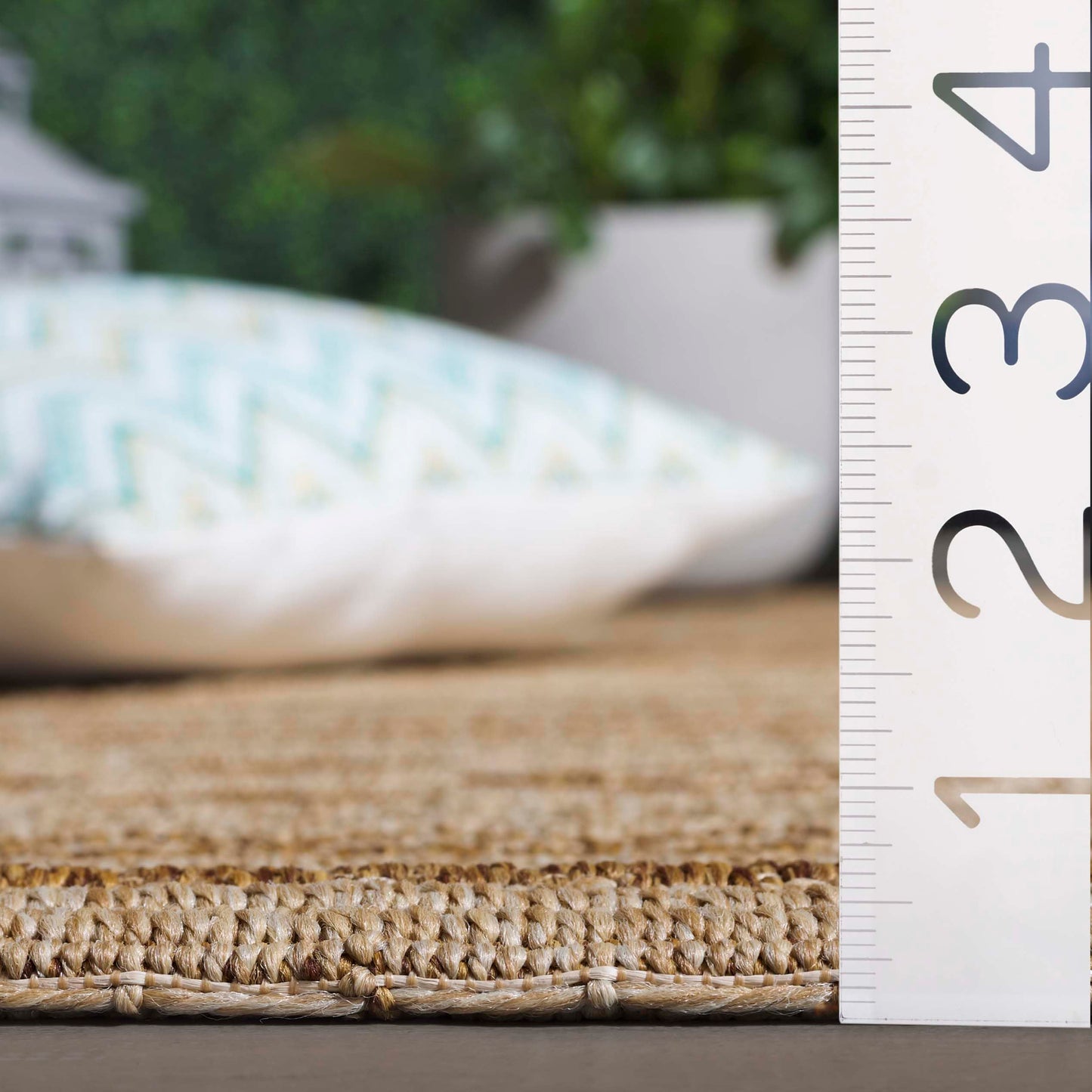 SAFAVIEH Washable Rug Outdoor Sisal All-Weather Collection - 5' x 7'6", Natural & Brown, Non-Shedding & Easy to Clean, Ideal for Patio, Backyard, Mudroom (SAW646B)
