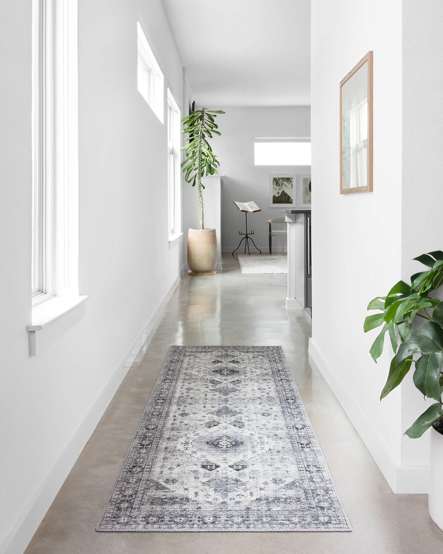 Loloi Skye Collection SKY-02 Silver/Grey 6'-0" x 6'-0" Round Area Rug