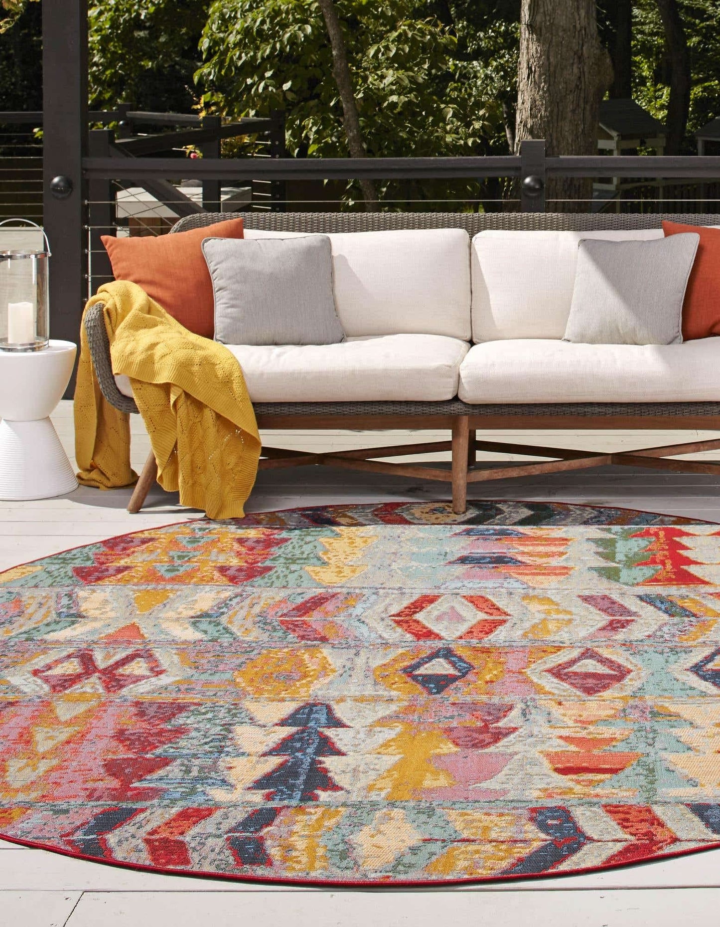 Unique Loom Outdoor Modern Collection Area Rug - Tamarindo (4' 1" Round, Multi/ Burgundy)