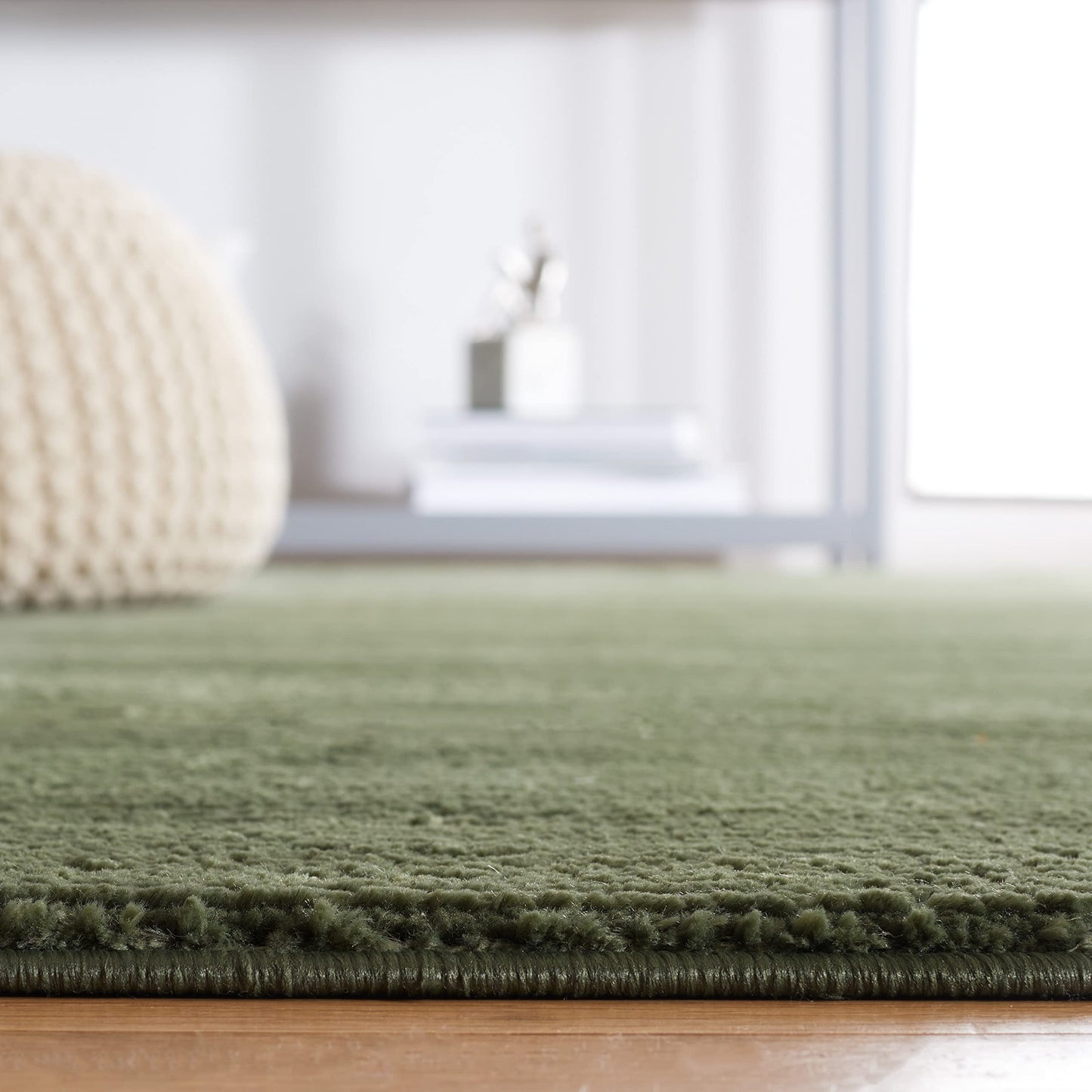SAFAVIEH Revive Collection Area Rug - 5'3" x 7'7", Green, Solid Design, Non-Shedding & Easy Care, Ideal for High Traffic Areas in Living Room, Bedroom (REV102Y)