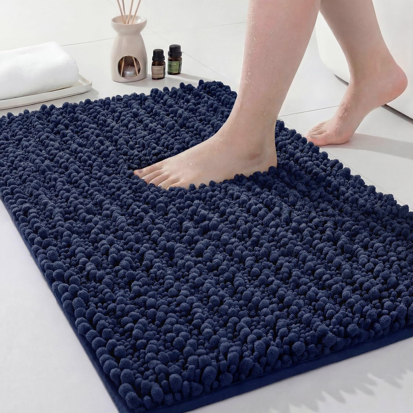 Disolla Small Bath Mat 17x24 Inch - Chenille Navy Blue Bathroom Rug, Extra Soft Absorbent Plush Shaggy Bathmat, Non-Slip Machine Washable Floor Mat for Shower, Tub and Sink