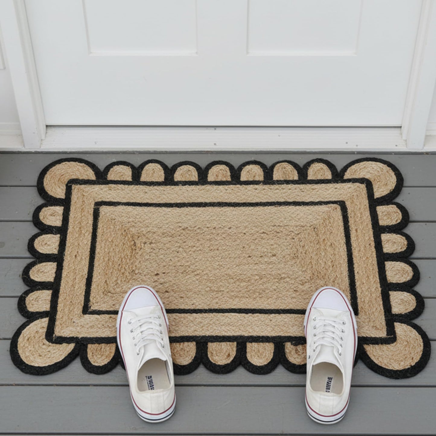 Braided Scalloped Jute Rug Natural with Black Trim, Handmade Farmhouse Boho Area Rug for Entryway, Kitchen, Hallway, Living Room, Bedroom, Rustic Woven Floor Rug - (Black- 2X3 ft)