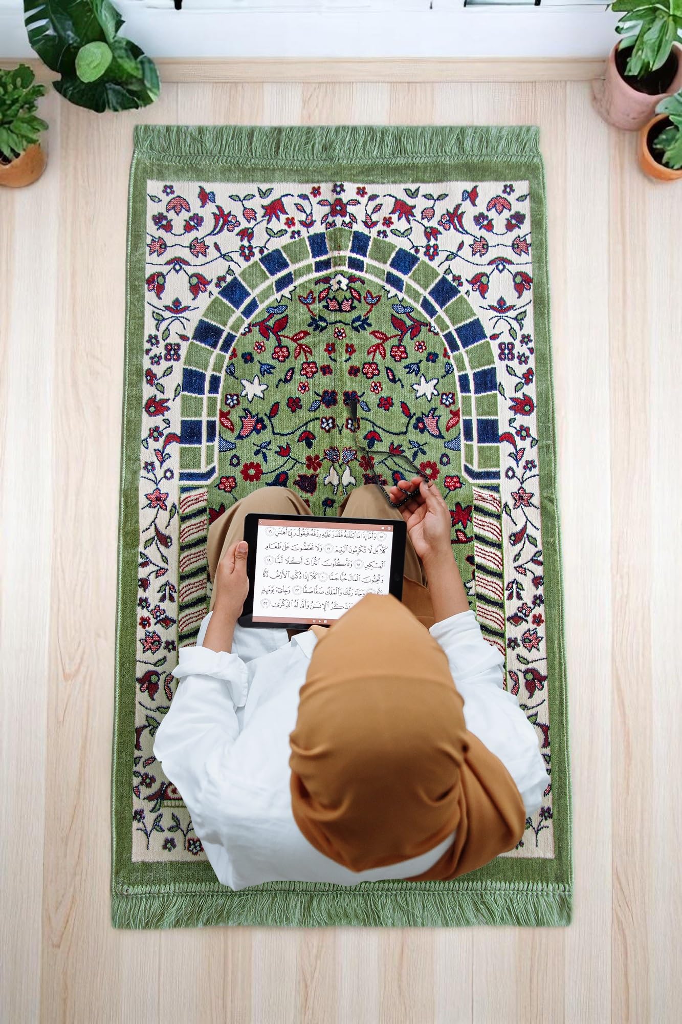 ihvan online Luxury Velvet Muslim Prayer Rug, Janamaz, Thick Soft Sajadah, Portable Travel Prayer Carpet Mat, Islamic Gift for Eid, Ramadan, Hajj & Umrah, Rawdah Green