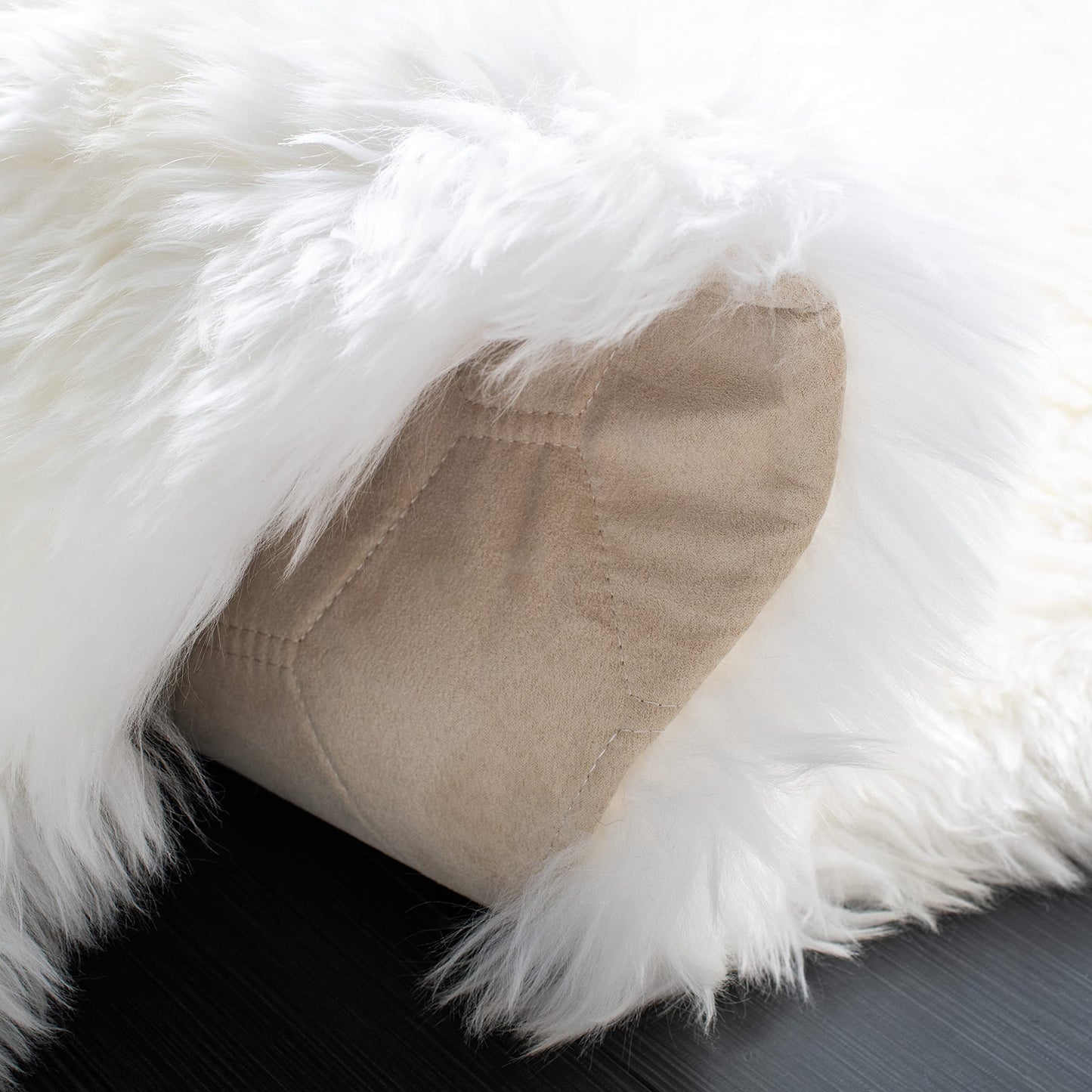 SAFAVIEH Sheep Skin Collection Runner Rug - 2' x 8', Natural & White, Handmade Rustic Glam Genuine Pelt, 3.4-inch Thick Ideal for High Traffic Areas in Living Room, Bedroom (SHS211A)