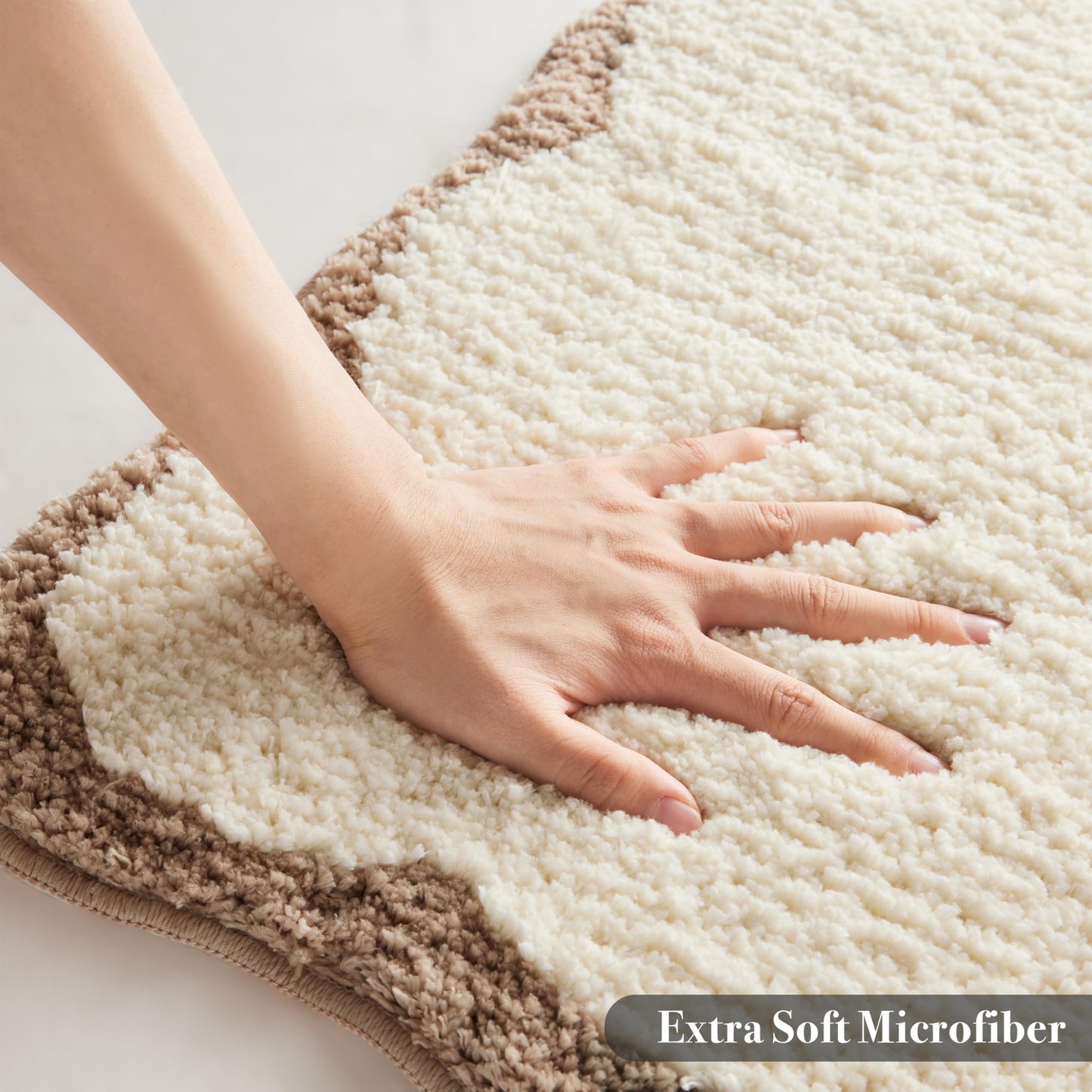Ohocut Luxury Microfiber Bathroom Rugs, Beige Sand Scalloped Bath Rug Boho Farmhouse Cute Aesthetic Preppy Bath Mat for Bathroom, Tub, Floor Carpet, Sink, Shower, Anti Slip, Absorbent, 32x20