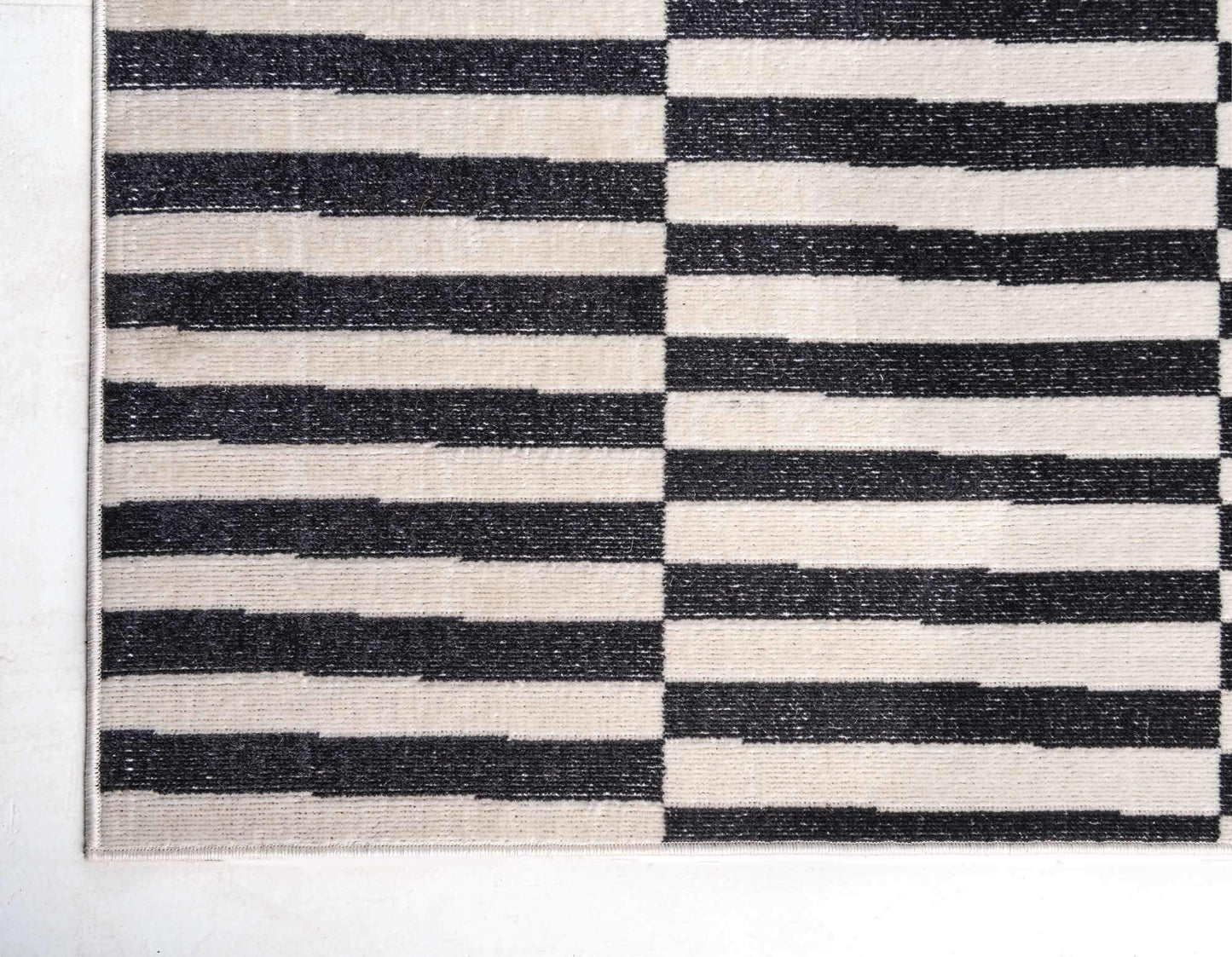 Unique Loom Williamsburg Collection Casual Transitional Thick Alternating Stripes Area Rug (6' 0 x 9' 0 Rectangular, Black/Beige)