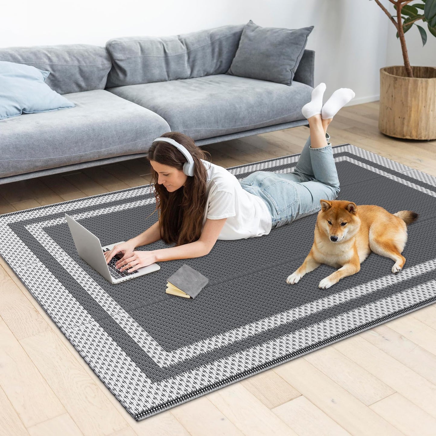 HappyTrends,Outdoor Rug,Patio Rug,Reversible Portable Outdoor Plastic Straw Rug,Camping Rugs for Outside RV,Large Waterproof Area Rugs for Patio,Deck,Picnic,Porch,Balcony(4'x 6',White&Gray)